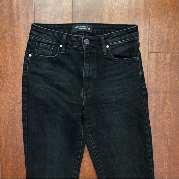 Just Black Denim Women's Cropped High Rise Black Frayed Hem Jeans, Size 25 - Picture 3 of 13